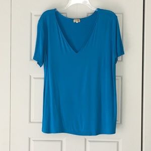 Short sleeve V-neck Piko top